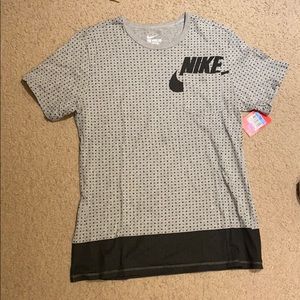 NIKE TEE